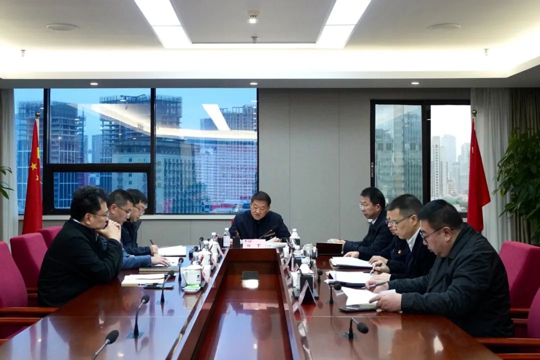 人生就是博尊龙凯时集团召开党委理论学习中心组专题学习钻研会