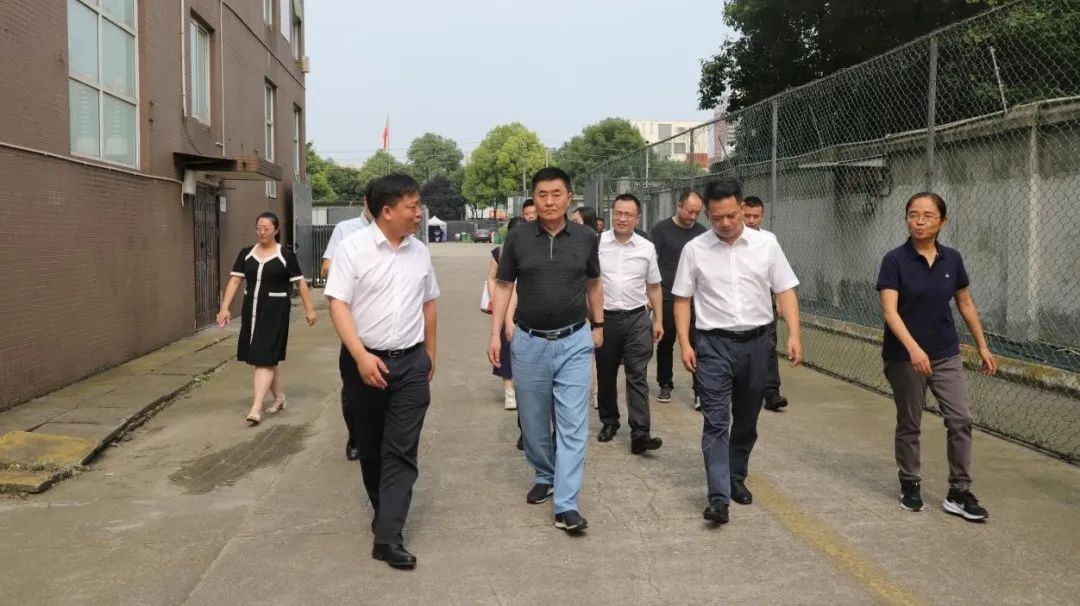 省人生就是博尊龙凯时集团向导带队调研锦弘集团文印中心保密命题阅卷印制基地